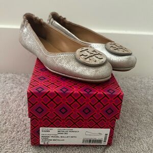 Tory Burch Minnie Travel Ballet- metallic perfect suede-size 6.5